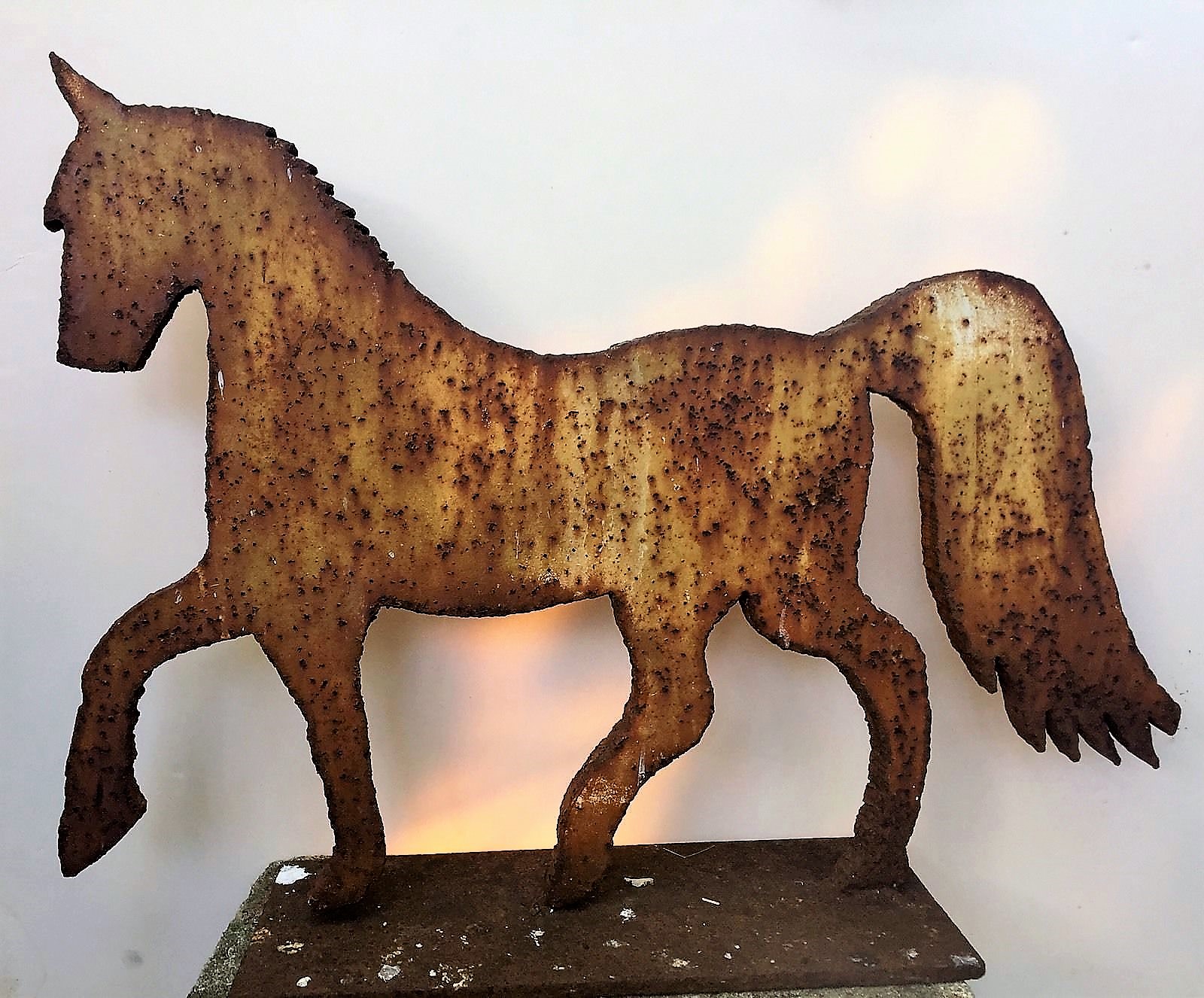 LARGE FORMAL HORSE IN OLD WEATHERED PAINT